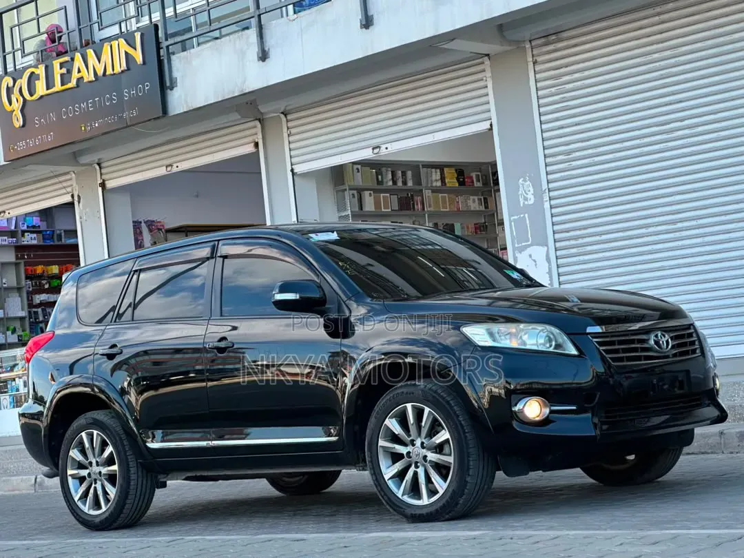 Toyota Vanguard 2011 Black