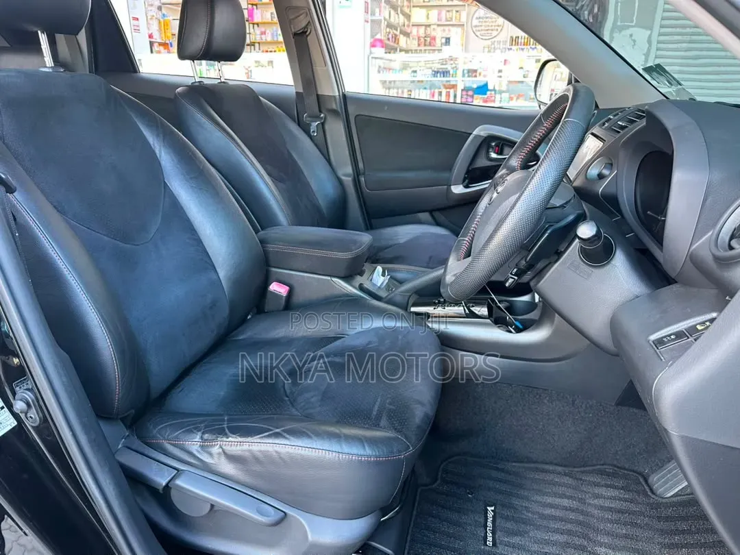 Toyota Vanguard 2011 Black
