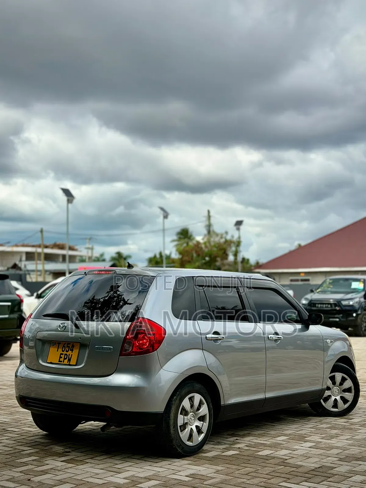 Mazda Verisa 2012 Gold