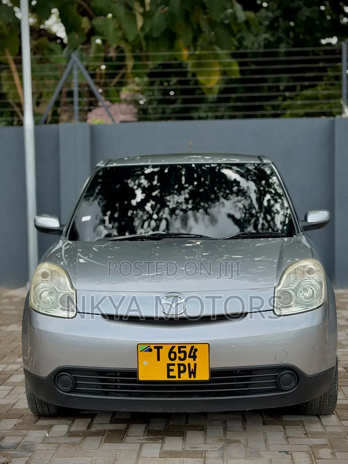 Mazda Verisa 2012 Gold