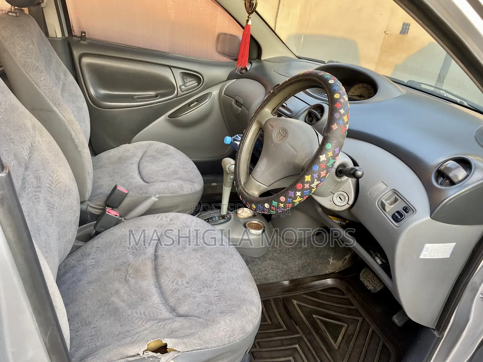 Toyota Vitz 2000 Silver
