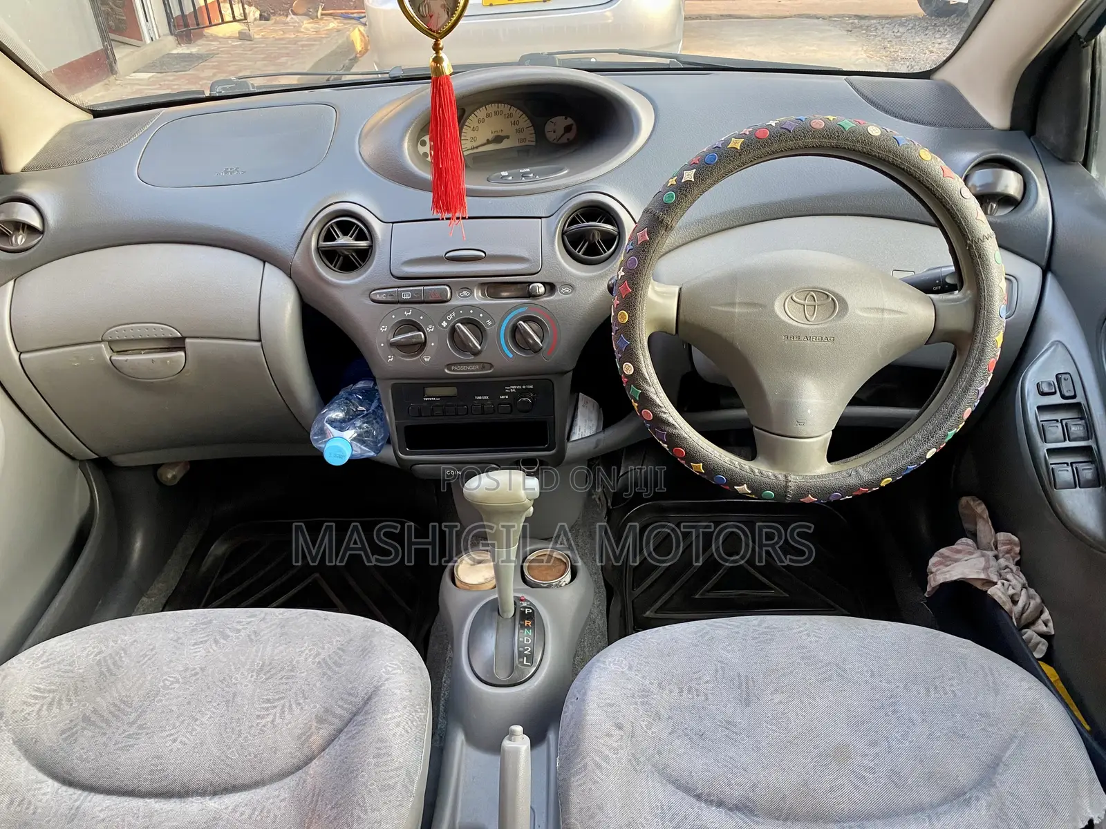 Toyota Vitz 2000 Silver