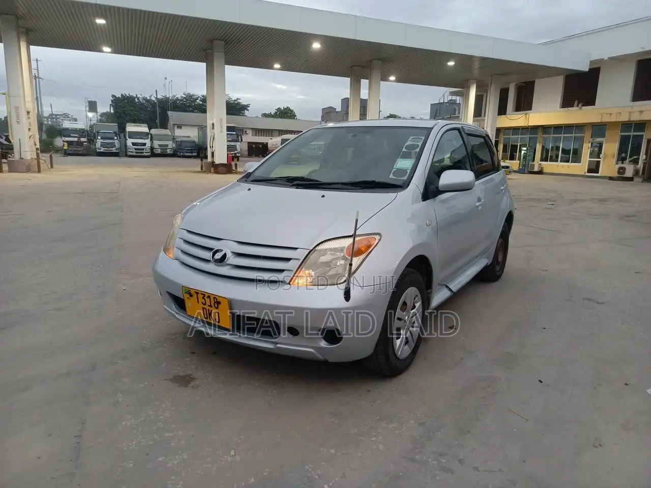 Toyota IST 2004 Silver