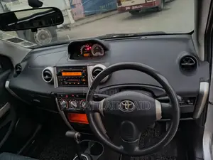 Toyota IST 2004 Silver