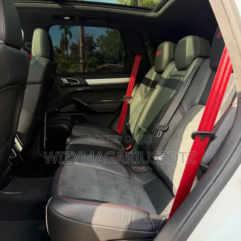 Porsche Cayenne 2017 White
