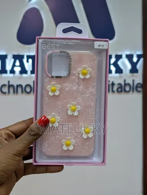 iPhone 17 Pro Max Cover With Flowers