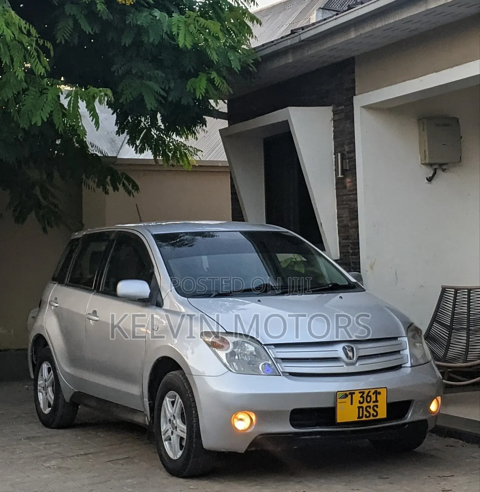 Toyota IST 2004 Silver