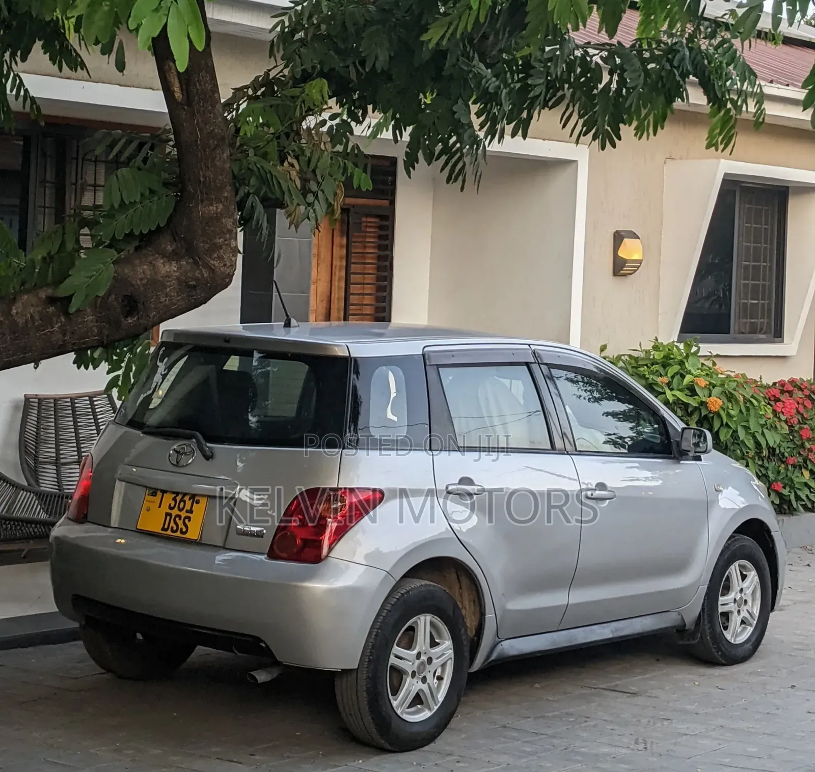 Toyota IST 2004 Silver