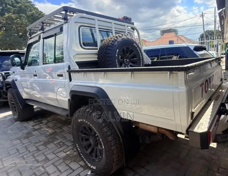 Toyota Land Cruiser 2025 White