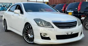 Toyota Crown 2009 White