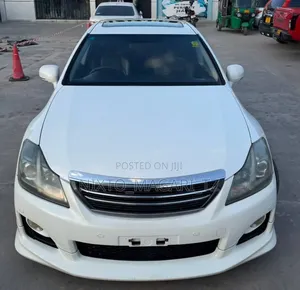 Toyota Crown 2009 White