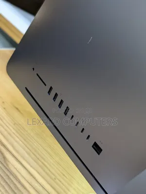 Desktop Computer Apple iMac 32GB Intel Xeon SSD 1T