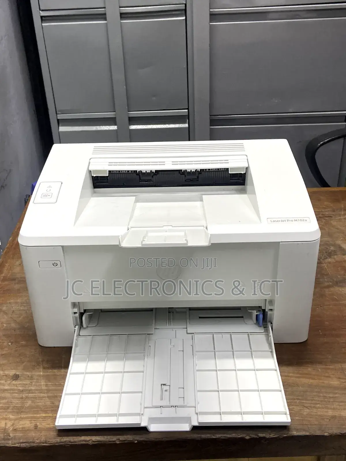 HP Laserjet 102a