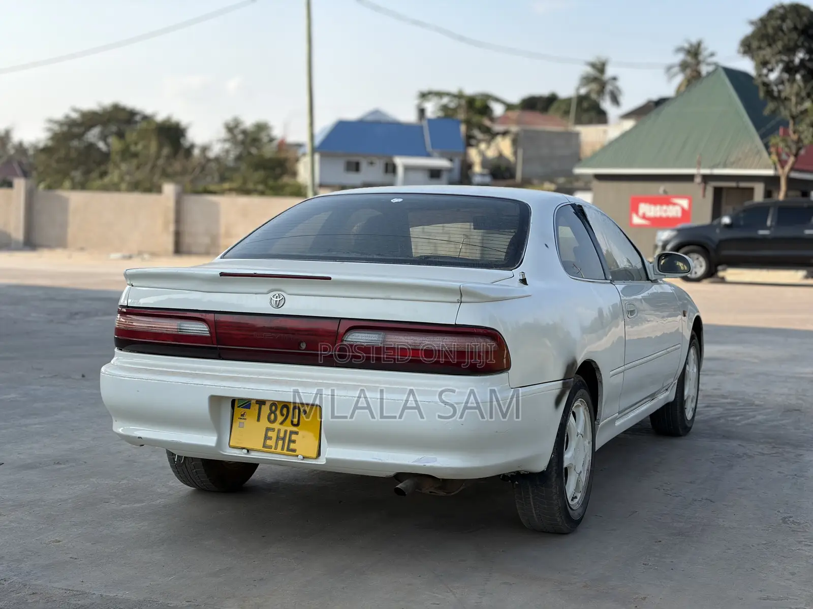 Toyota Corolla 2000 White