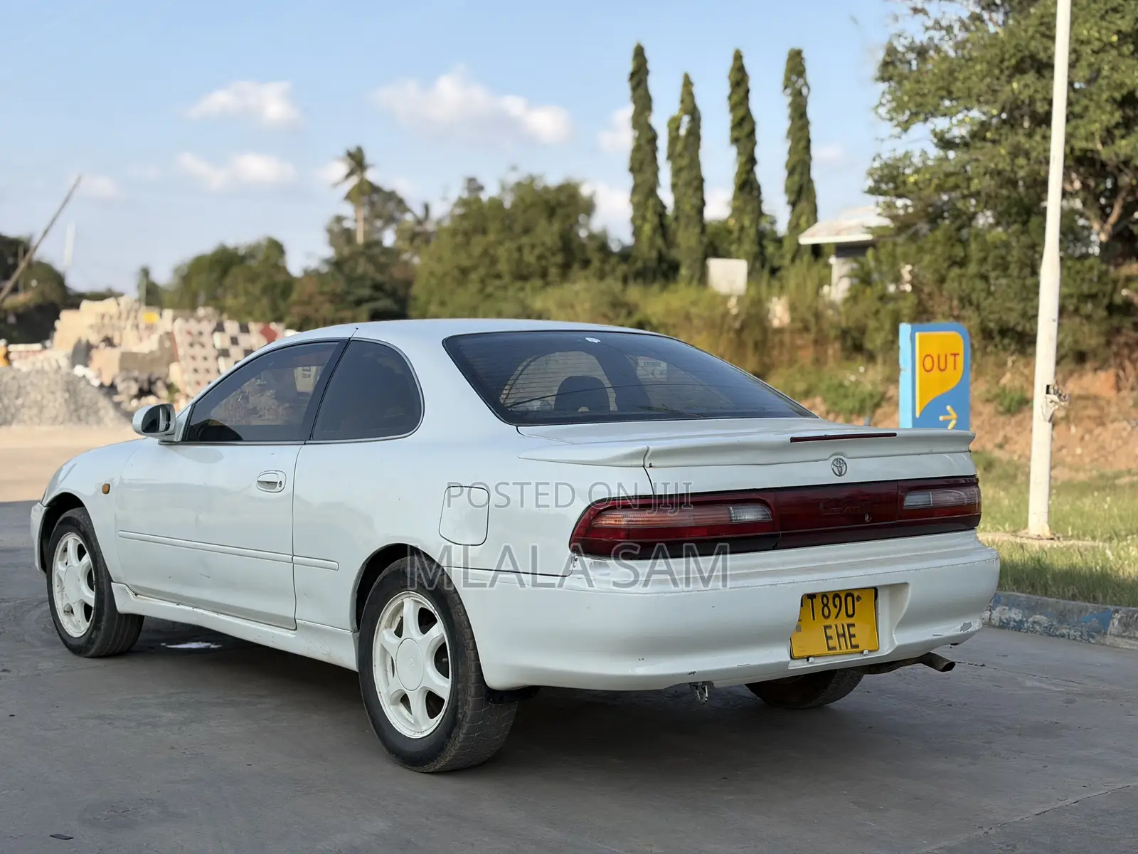 Toyota Corolla 2000 White