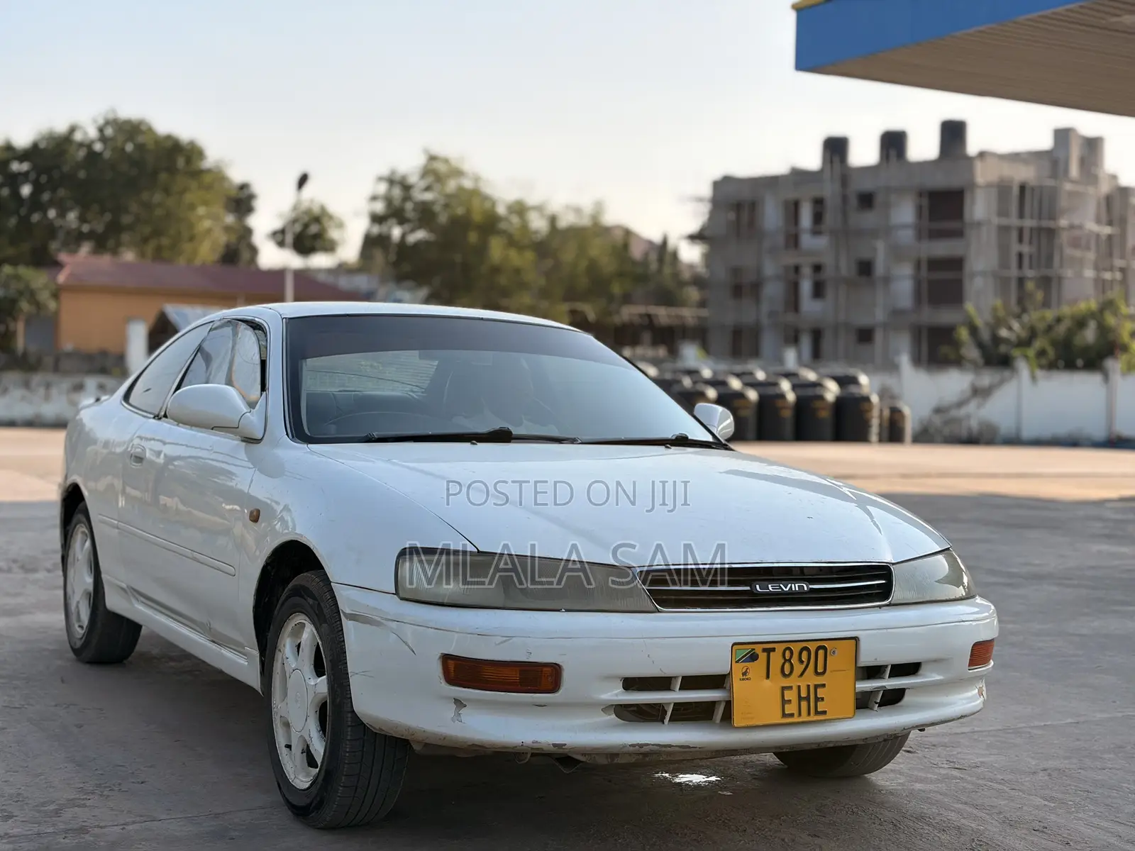 Toyota Corolla 2000 White