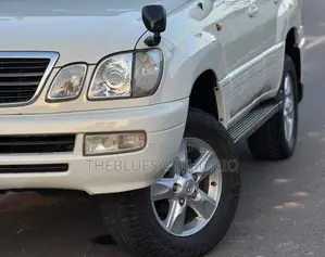 Toyota Land Cruiser 2003 White