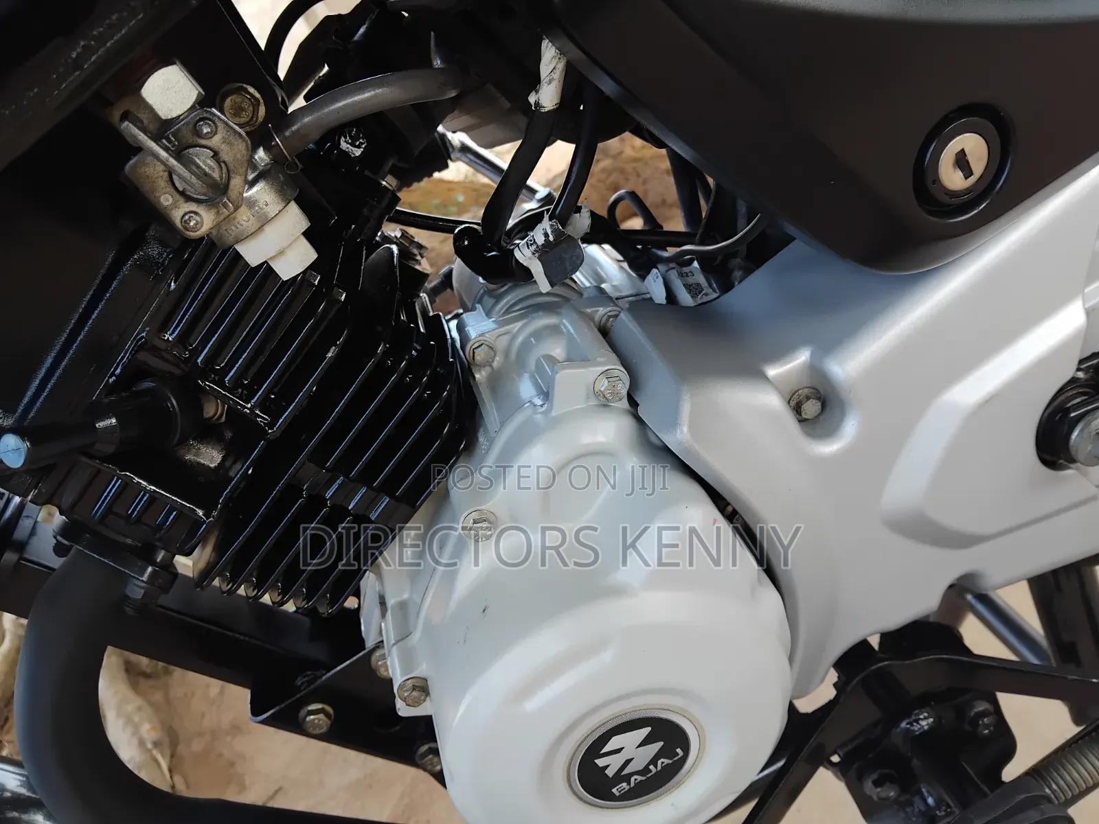 Bajaj Boxer 150 UG 2025 Black