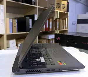 New Laptop Asus ROG Strix G17 16GB AMD Ryzen 9 SSD 1T