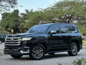 Toyota Land Cruiser 2023 Matt Black