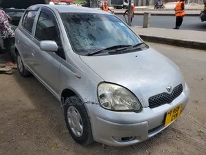 Toyota Vitz 2003 Silver