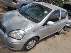 Toyota Vitz 2003 Silver