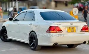Toyota Crown 2006 White