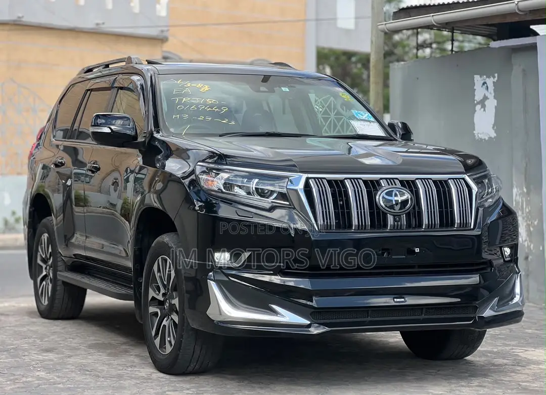 Toyota Land Cruiser Prado 2023 Black