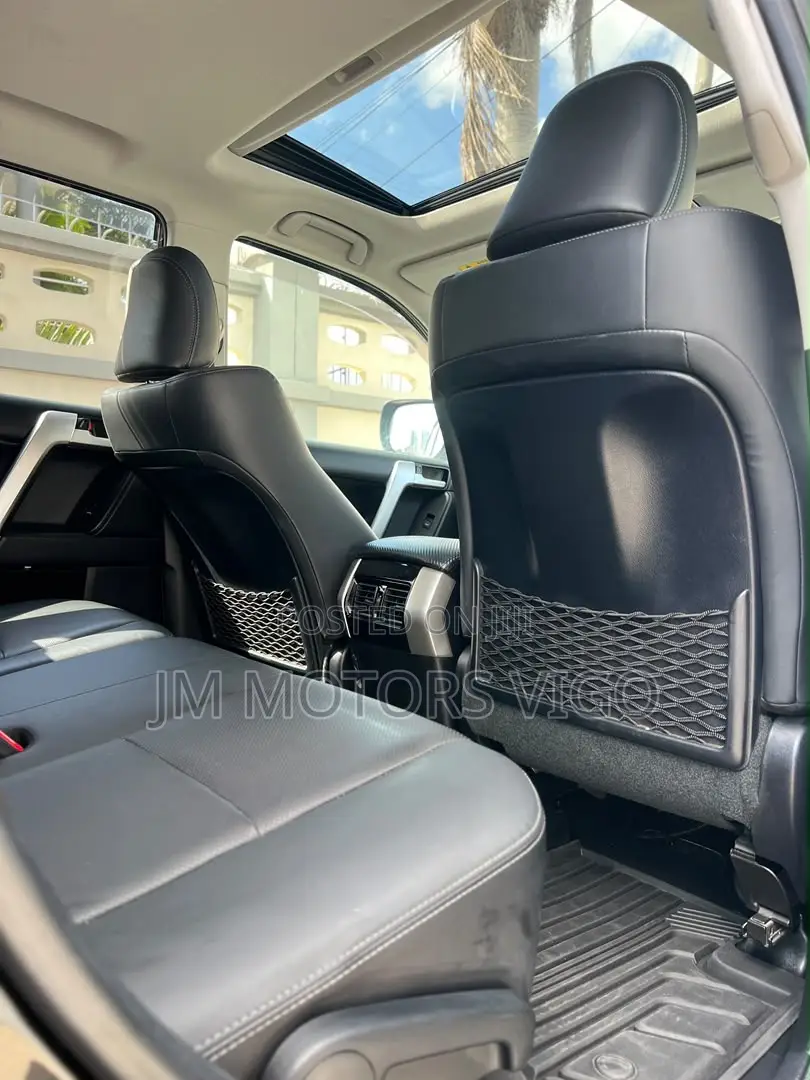 Toyota Land Cruiser Prado 2023 Black
