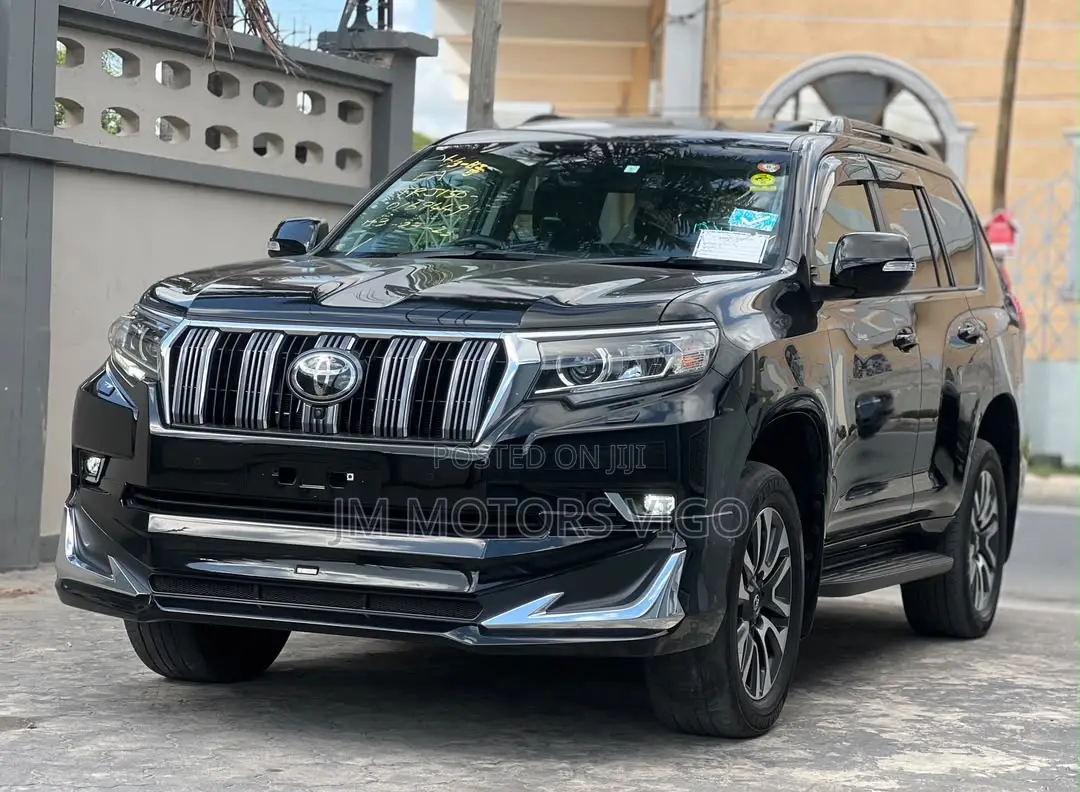 Toyota Land Cruiser Prado 2023 Black