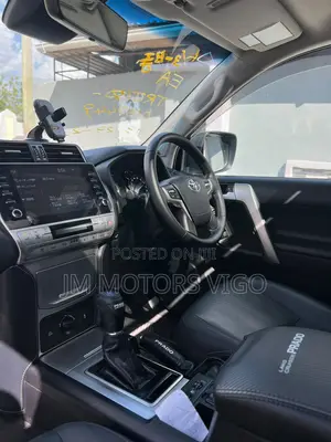 Toyota Land Cruiser Prado 2023 Black