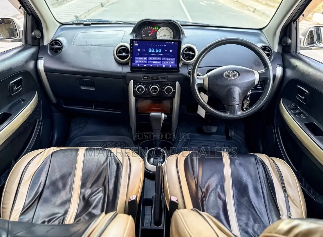 Toyota IST 2005 Gold