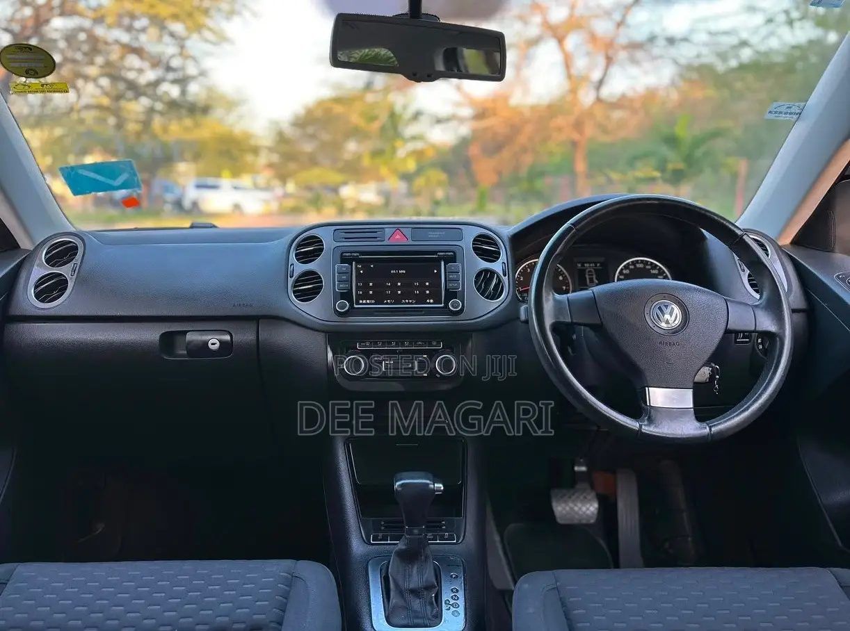Volkswagen Tiguan 2010 Black