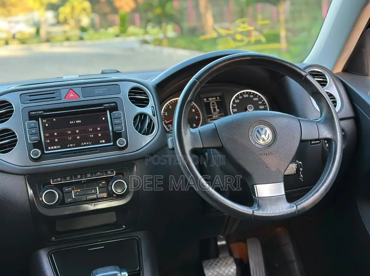Volkswagen Tiguan 2010 Black