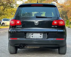 Volkswagen Tiguan 2010 Black