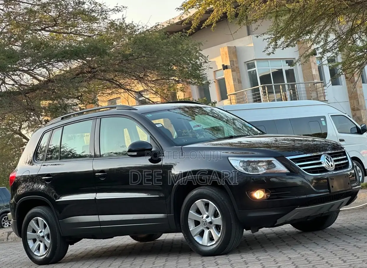 Volkswagen Tiguan 2010 Black
