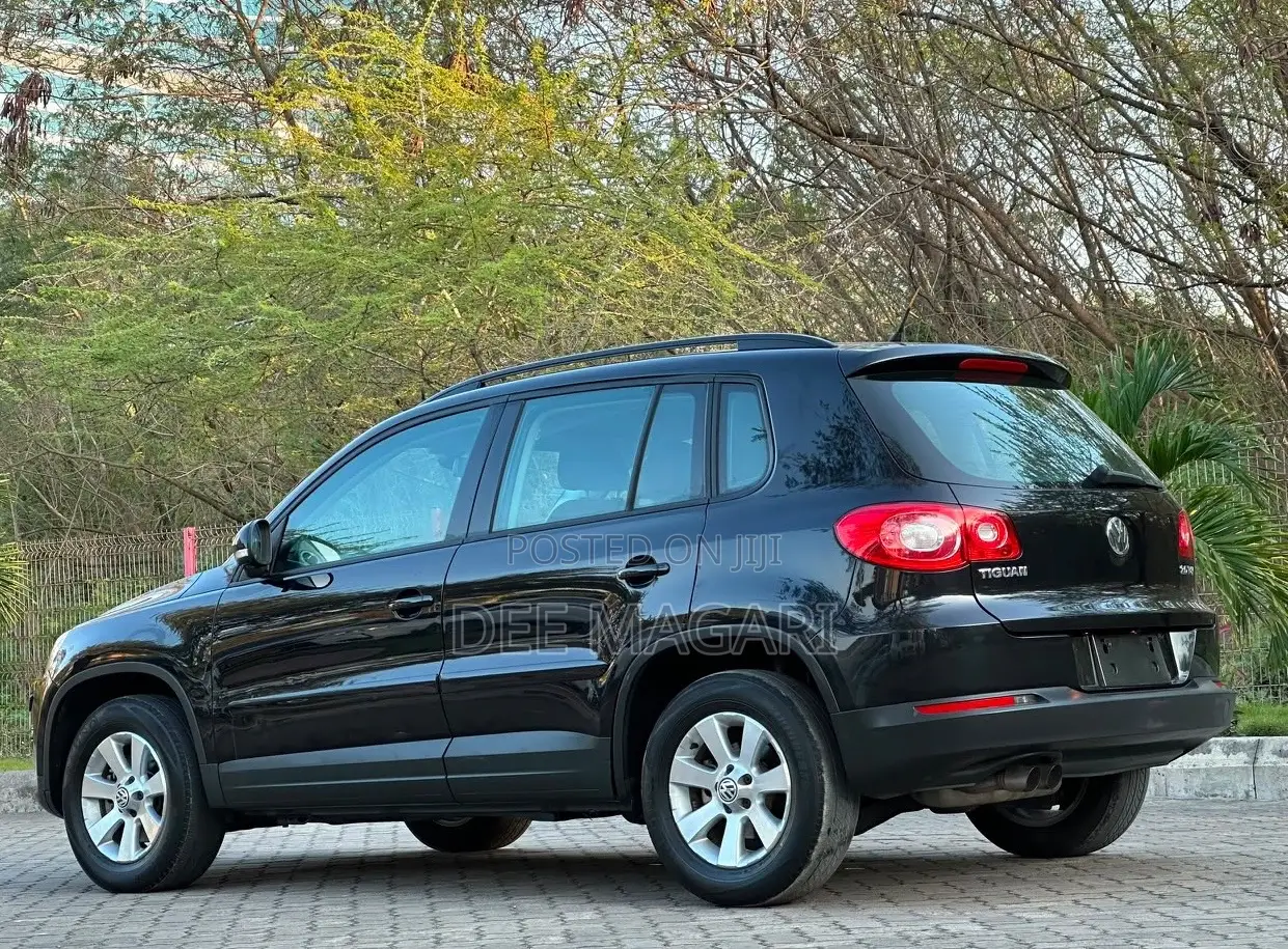 Volkswagen Tiguan 2010 Black
