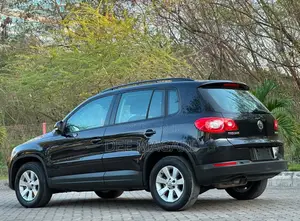 Volkswagen Tiguan 2010 Black