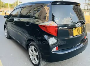 Toyota Ractis 2012 Black