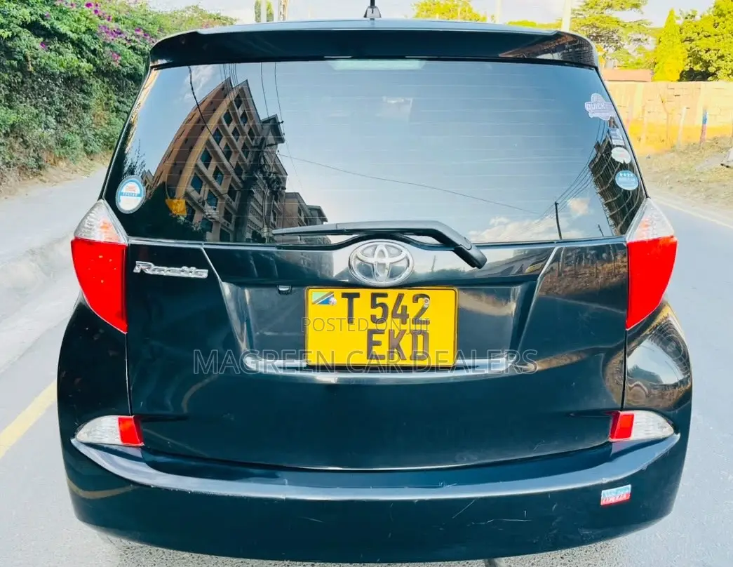 Toyota Ractis 2012 Black
