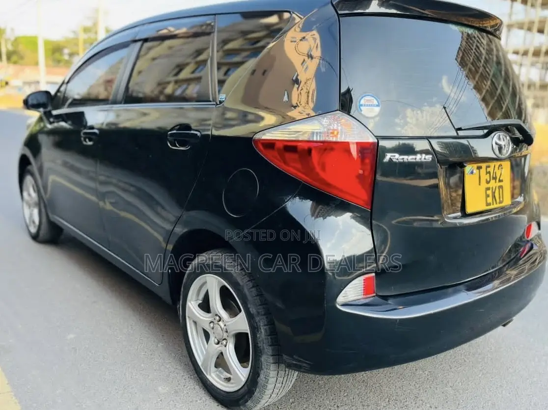 Toyota Ractis 2012 Black