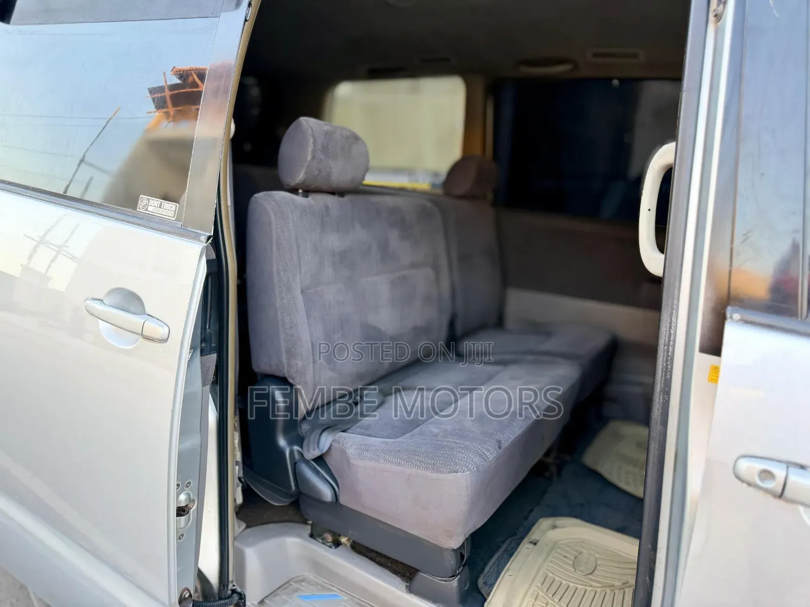 Toyota Noah 2005 Silver