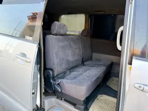 Toyota Noah 2005 Silver