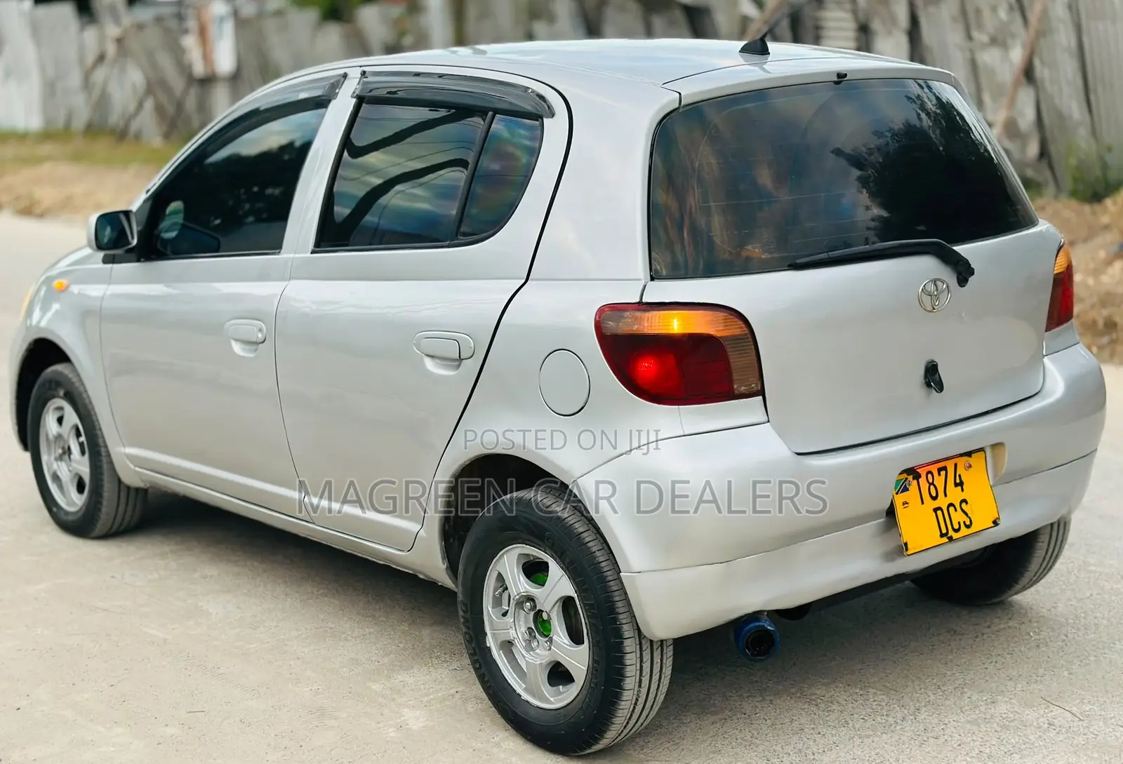 Toyota Vitz 2002 Silver