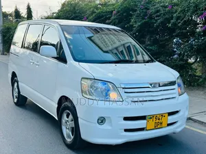 Toyota Noah 2003 White