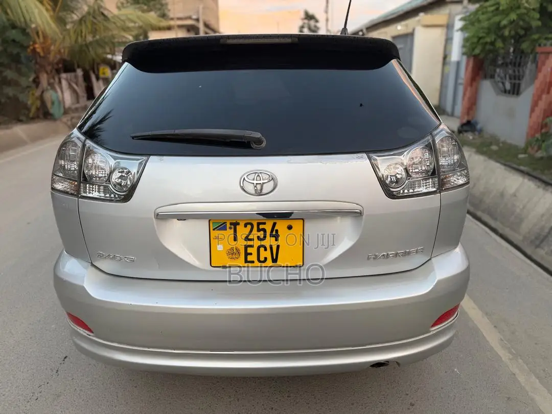 Toyota Harrier 2005 Silver