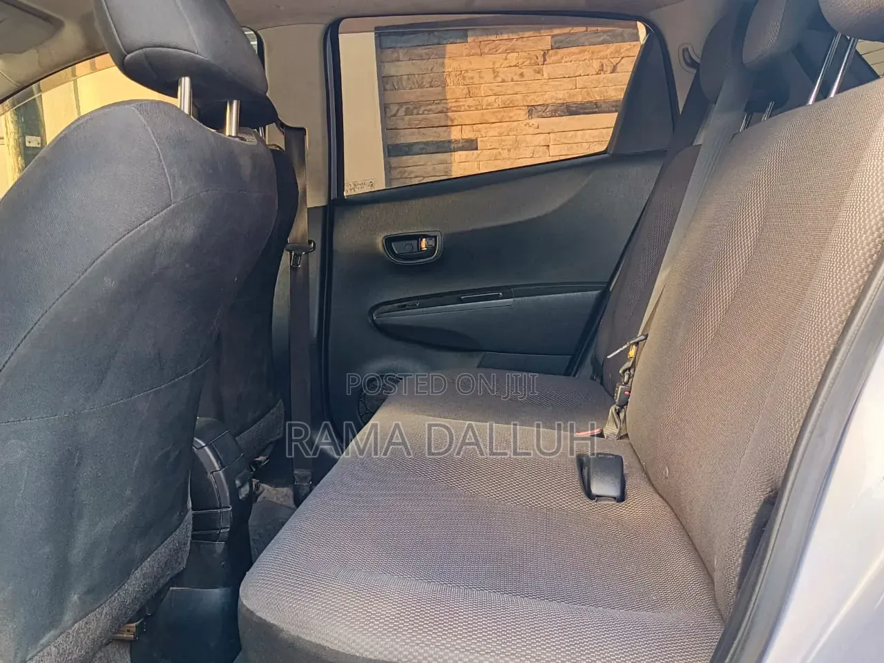 Toyota Vitz 2012 Silver