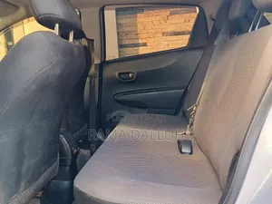 Toyota Vitz 2012 Silver