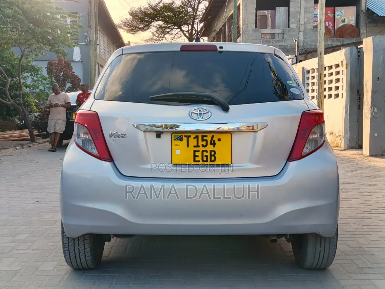 Toyota Vitz 2012 Silver