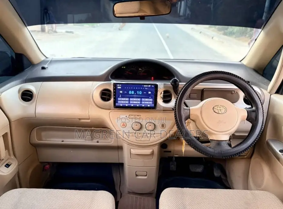 Toyota Porte 2007 Black